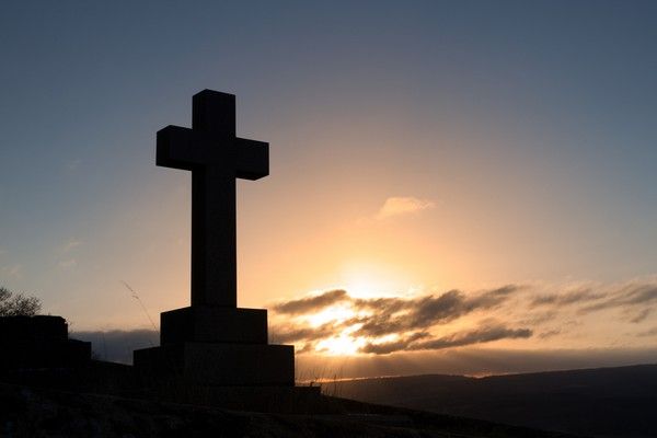 Origen la conmemoración Fieles Difuntos. Artículos.