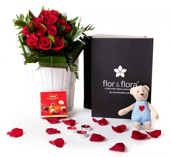 Caja regalo rosas, peluche y bombones_san-valentin-caja-negra-pequeña-rojas